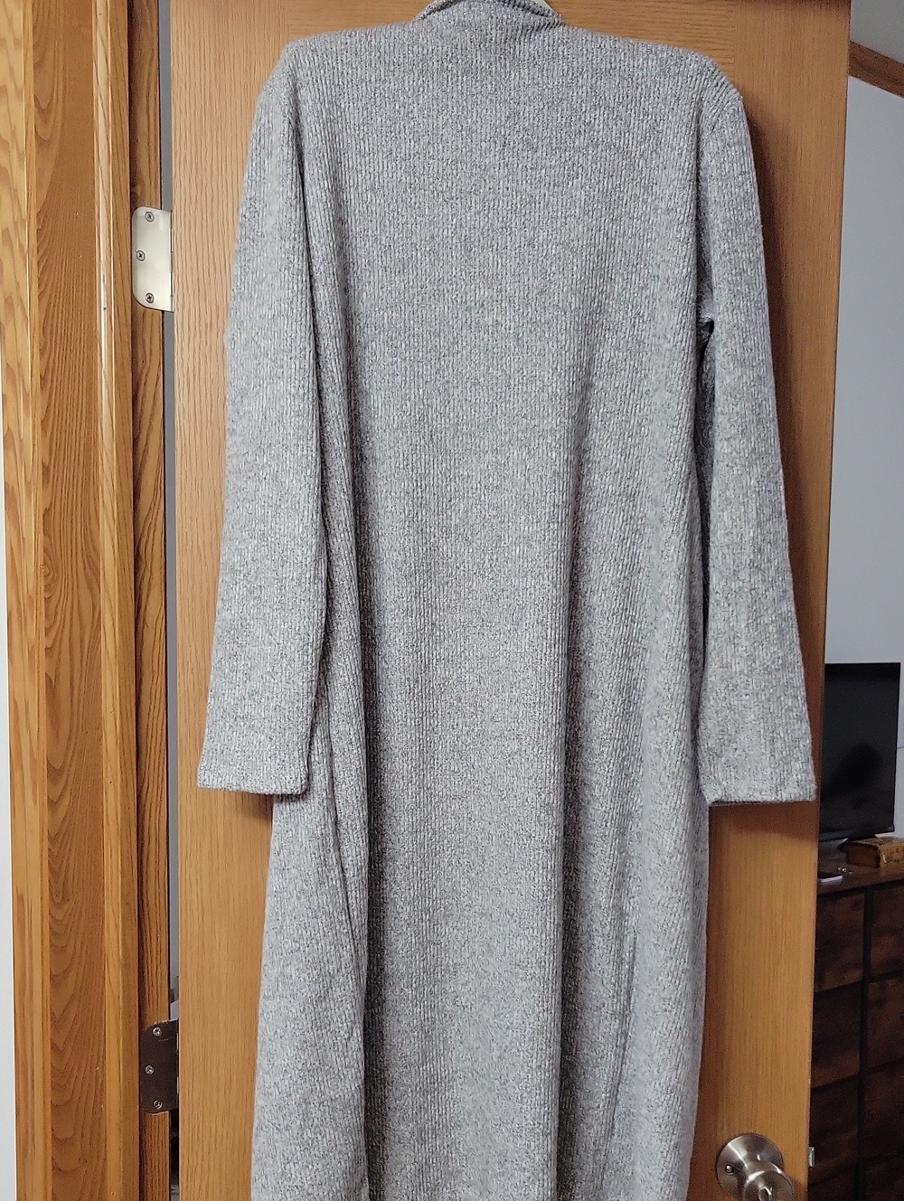 NWT -- Theo & Spence Light Gray Long Knit Duster Cardigan - Picture 3 of 3